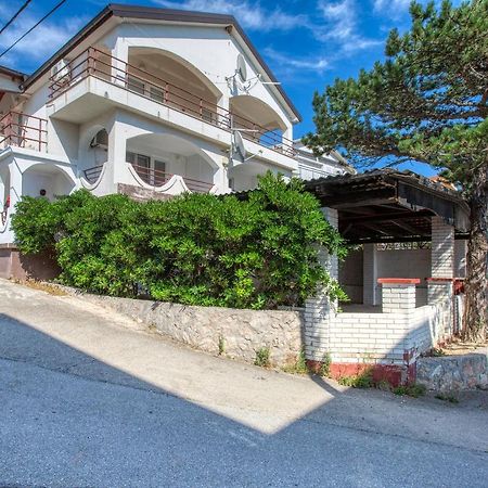 Apartmani Luky Karlobag Exteriér fotografie
