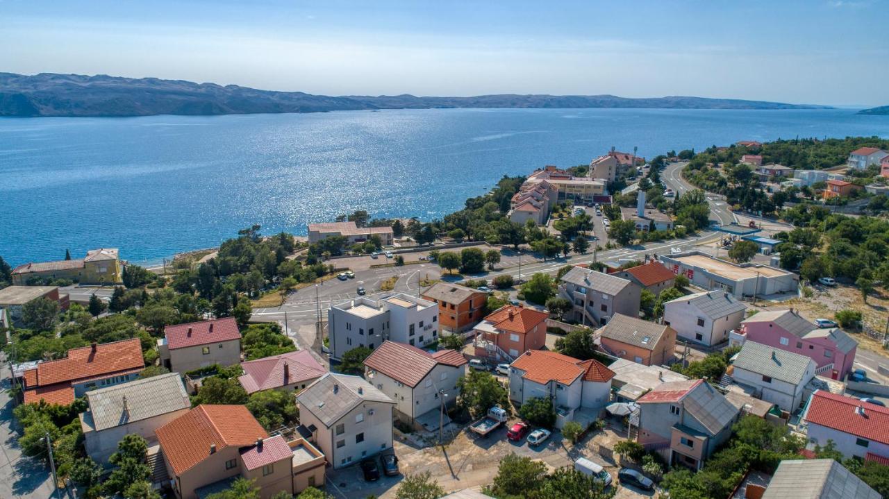 Apartmani Luky Karlobag Exteriér fotografie