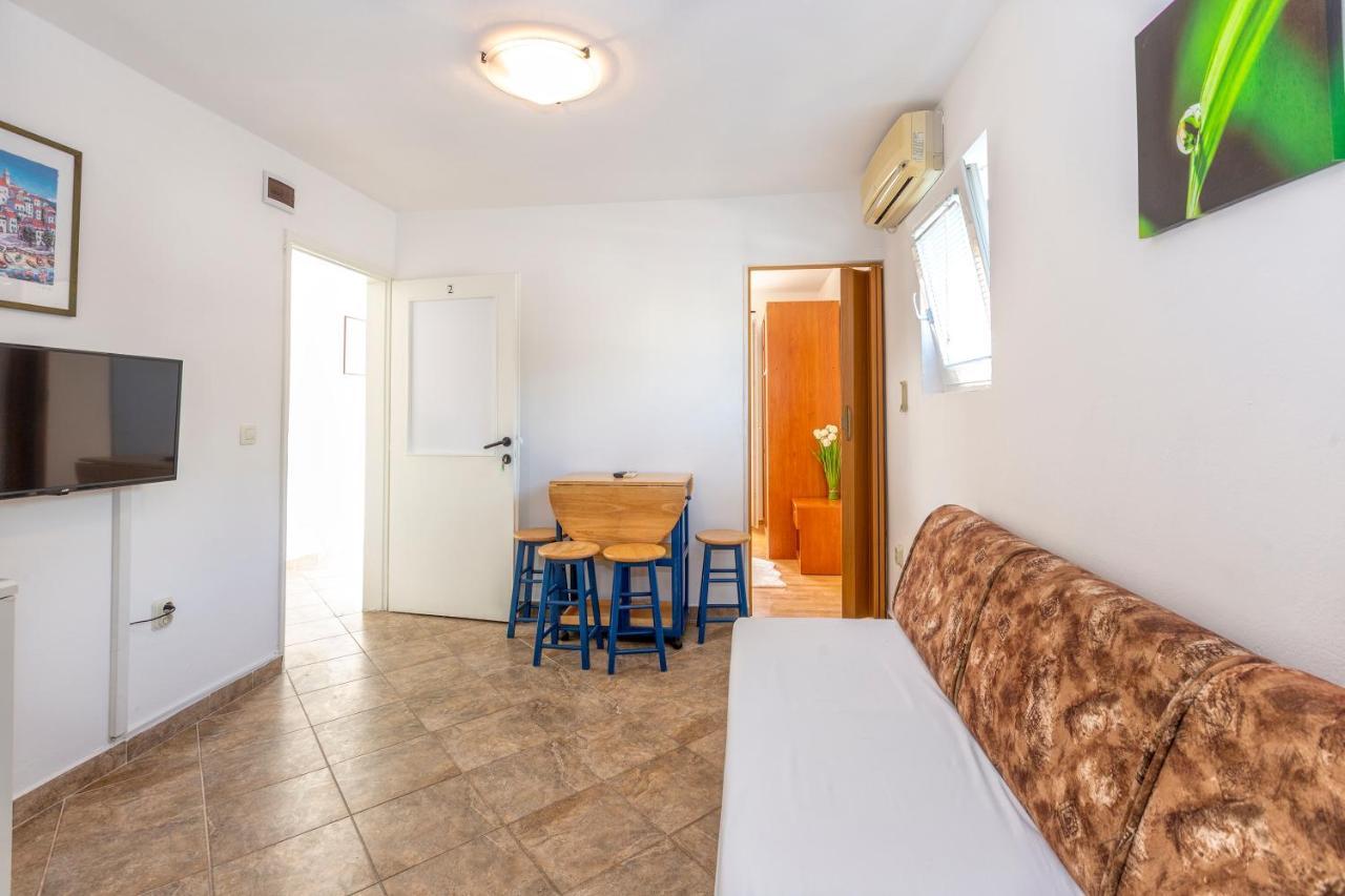 Apartmani Luky Karlobag Exteriér fotografie
