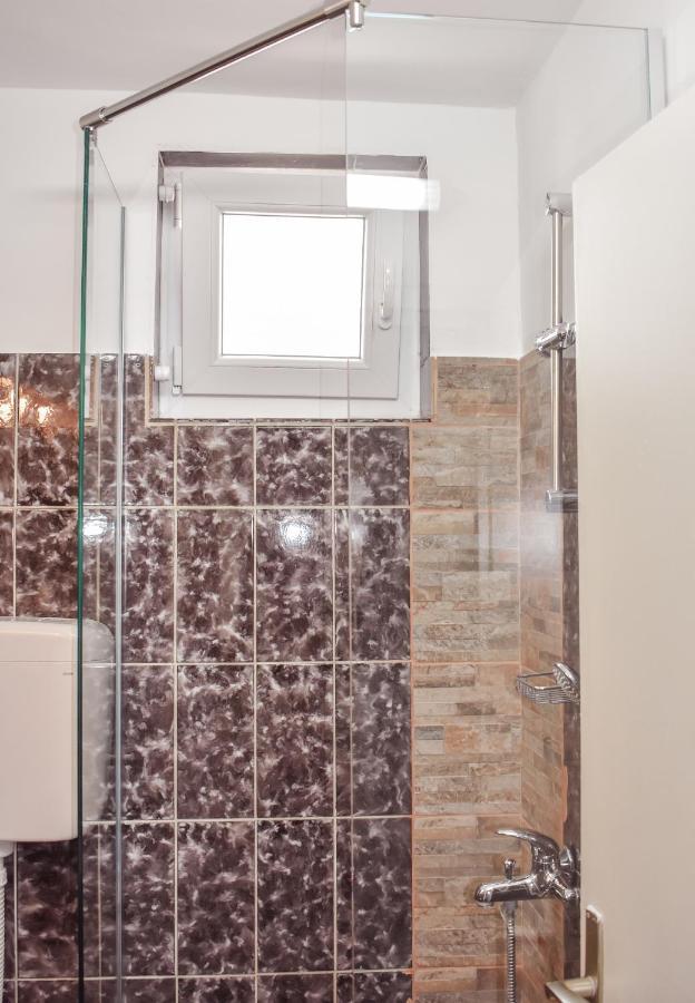 Apartmani Luky Karlobag Exteriér fotografie