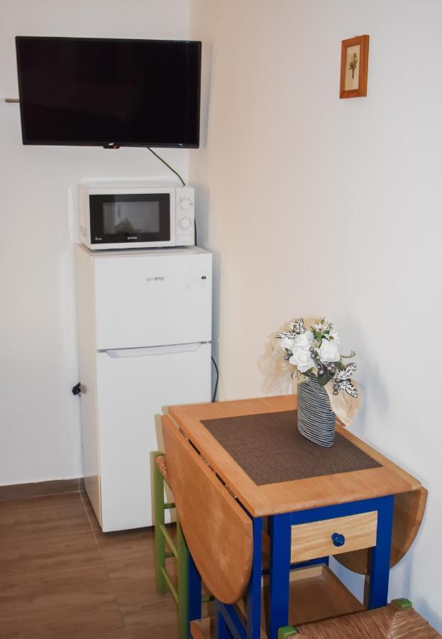 Apartmani Luky Karlobag Exteriér fotografie