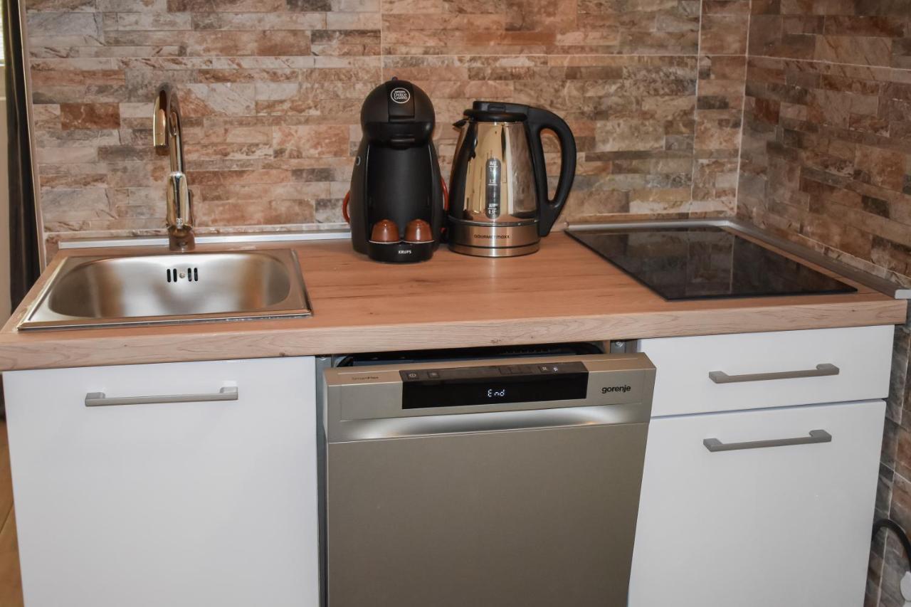 Apartmani Luky Karlobag Exteriér fotografie